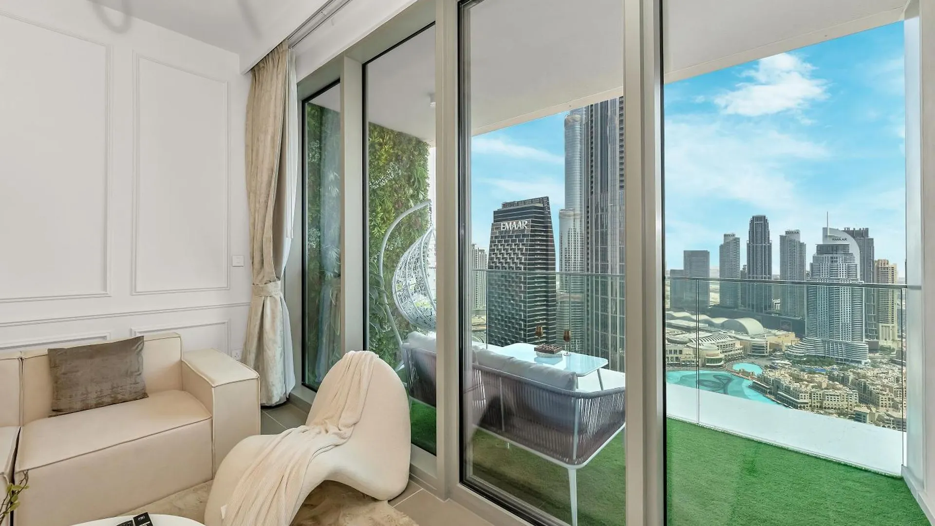 Burj Khalifa Bliss I 4 Bedroom Apartments I Burj Khalifa & Fountain Views I Free Gym, Pool, Parking, Wi-Fi And Ps5 I By Skyline Serenity Dubai