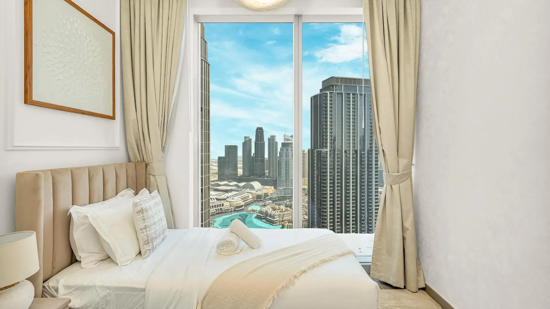 Burj Khalifa Bliss I 4 Bedroom Apartments I Burj Khalifa & Fountain Views I Free Gym, Pool, Parking, Wi-Fi And Ps5 I By Skyline Serenity Dubai United Arab Emirates