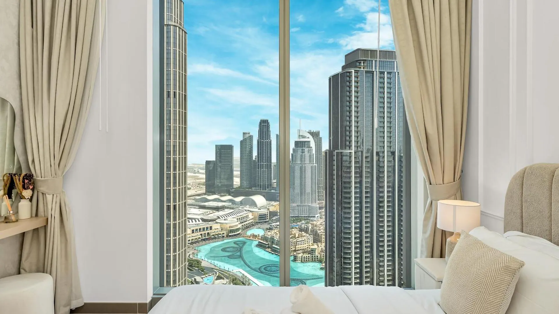 Burj Khalifa Bliss I 4 Bedroom Apartments I Burj Khalifa & Fountain Views I Free Gym, Pool, Parking, Wi-Fi And Ps5 I By Skyline Serenity Dubai