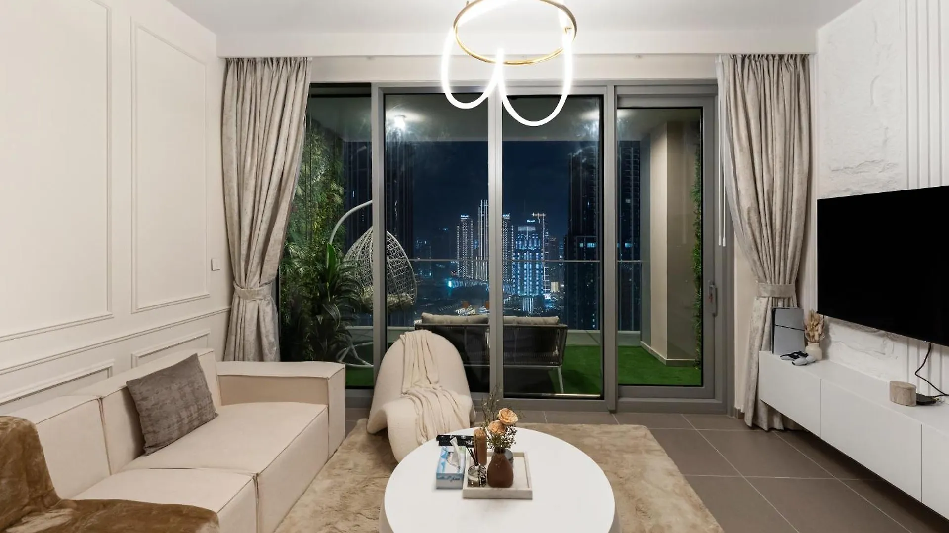 Burj Khalifa Bliss I 4 Bedroom Apartments I Burj Khalifa & Fountain Views I Free Gym, Pool, Parking, Wi-Fi And Ps5 I By Skyline Serenity Dubai