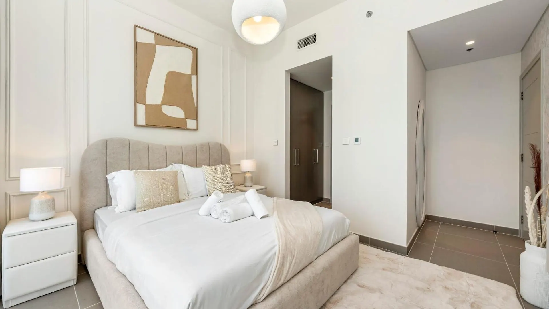 Burj Khalifa Bliss I 4 Bedroom Apartments I Burj Khalifa & Fountain Views I Free Gym, Pool, Parking, Wi-Fi And Ps5 I By Skyline Serenity Dubai