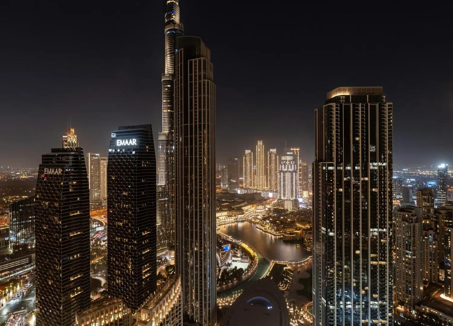 Burj Khalifa Bliss I 4 Bedroom Apartments I Burj Khalifa & Fountain Views I Free Gym, Pool, Parking, Wi-Fi And Ps5 I By Skyline Serenity Dubai