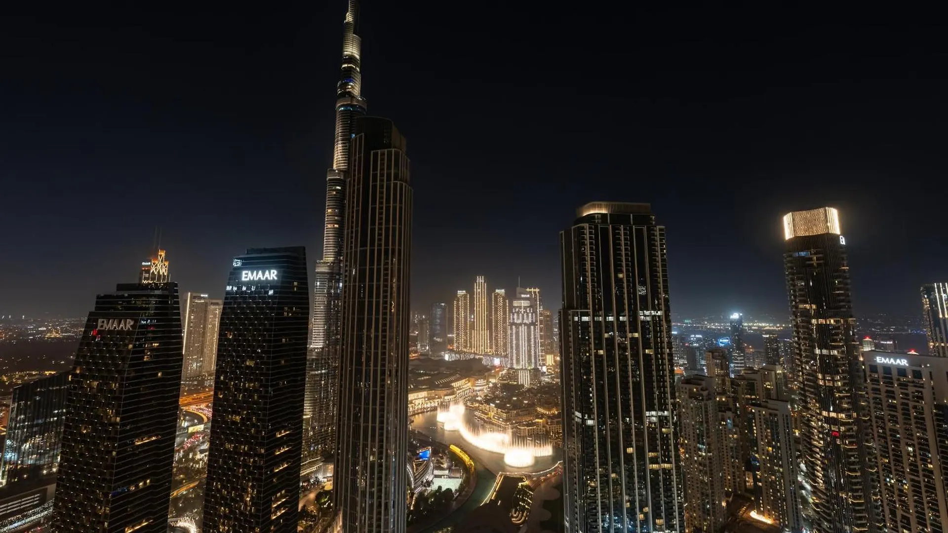 Burj Khalifa Bliss I 4 Bedroom Apartments I Burj Khalifa & Fountain Views I Free Gym, Pool, Parking, Wi-Fi And Ps5 I By Skyline Serenity Dubai
