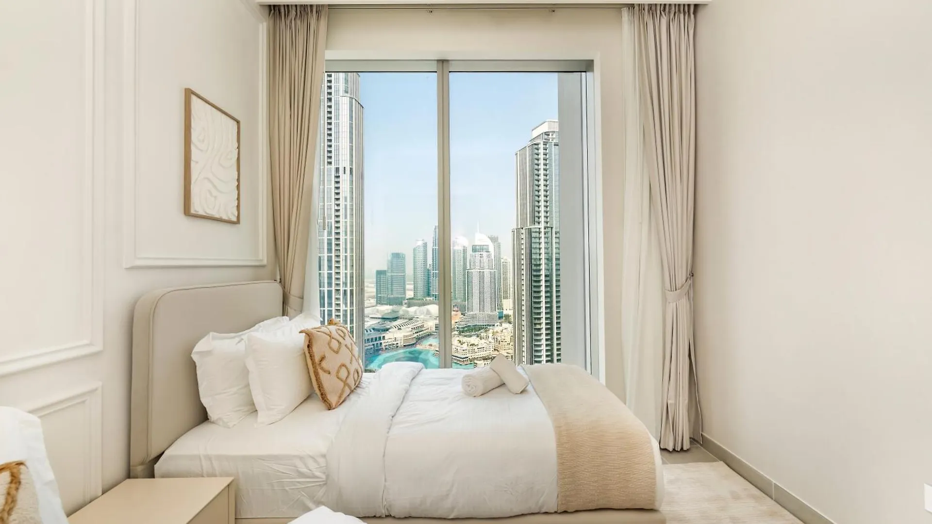 Burj Khalifa Bliss I 4 Bedroom Apartments I Burj Khalifa & Fountain Views I Free Gym, Pool, Parking, Wi-Fi And Ps5 I By Skyline Serenity Dubai