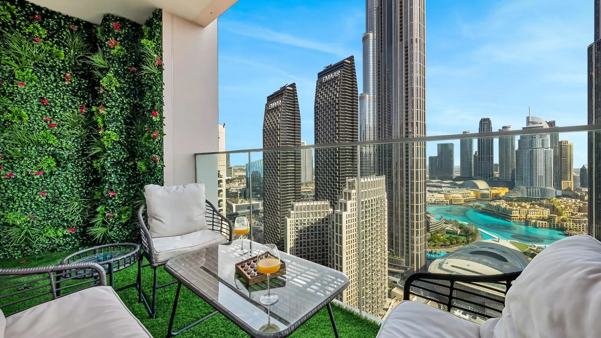 Burj Khalifa Bliss I 4 Bedroom Apartments I Burj Khalifa & Fountain Views I Free Gym, Pool, Parking, Wi-Fi And Ps5 I By Skyline Serenity Dubai