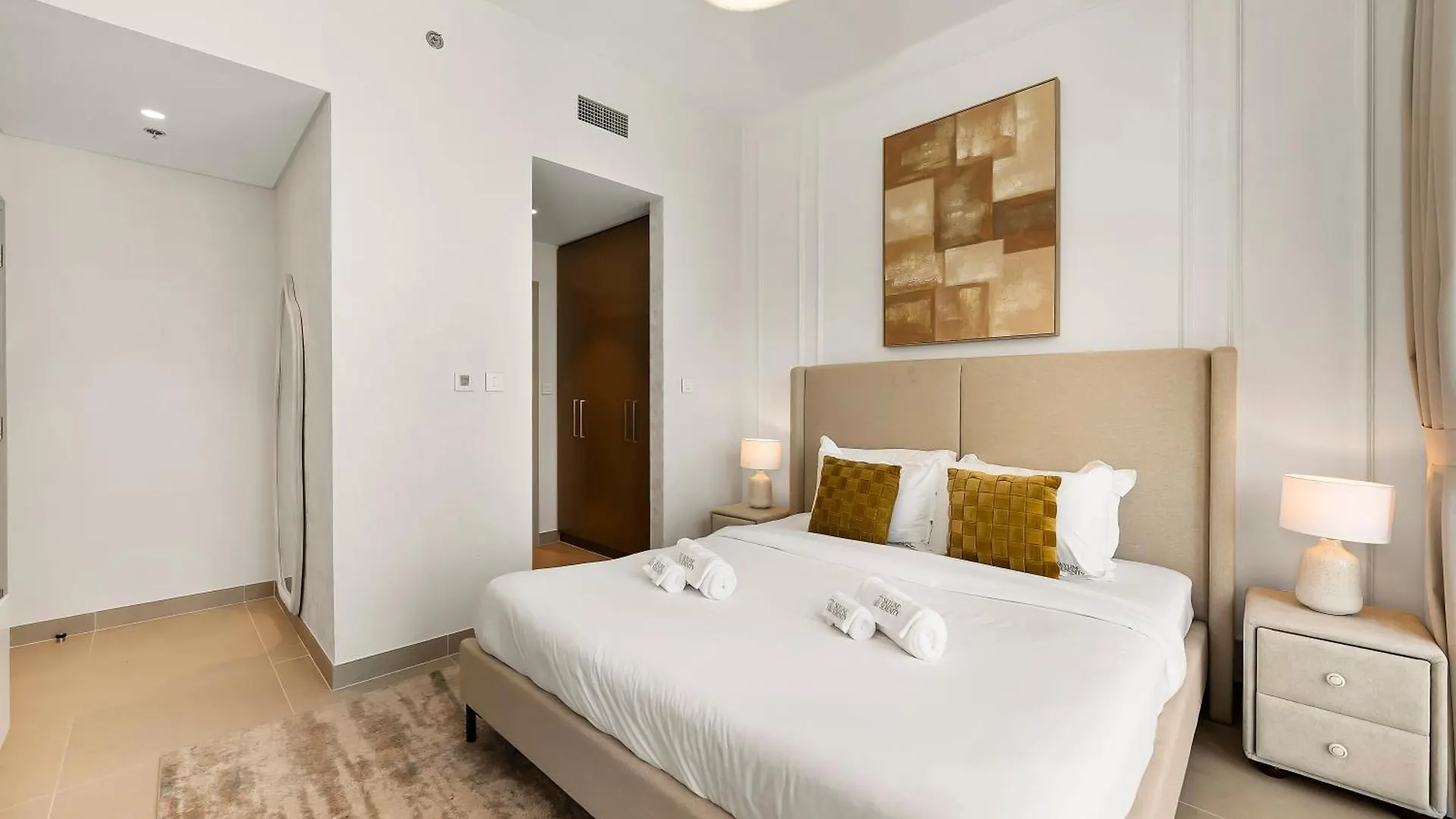 Burj Khalifa Bliss I 4 Bedroom Apartments I Burj Khalifa & Fountain Views I Free Gym, Pool, Parking, Wi-Fi And Ps5 I By Skyline Serenity Dubai