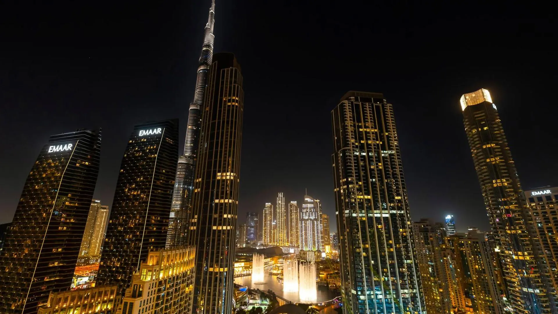 Burj Khalifa Bliss I 4 Bedroom Apartments I Burj Khalifa & Fountain Views I Free Gym, Pool, Parking, Wi-Fi And Ps5 I By Skyline Serenity Dubai